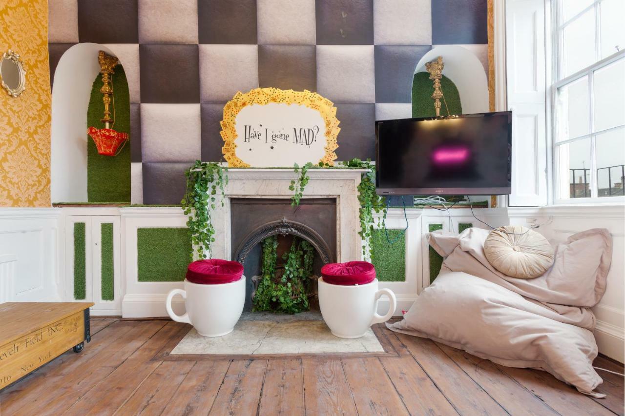 The Wonderland Townhouse - Alice In Wonderland 7Bdr Home バース エクステリア 写真
